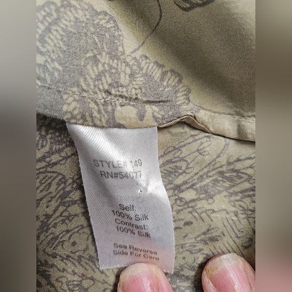 Gabi- Blouse Women's M Gray Ruffled Floral Design 100%Silk. - Picture 7 of 7